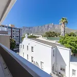 Bright And Homey 1 Bedroom In Gardens