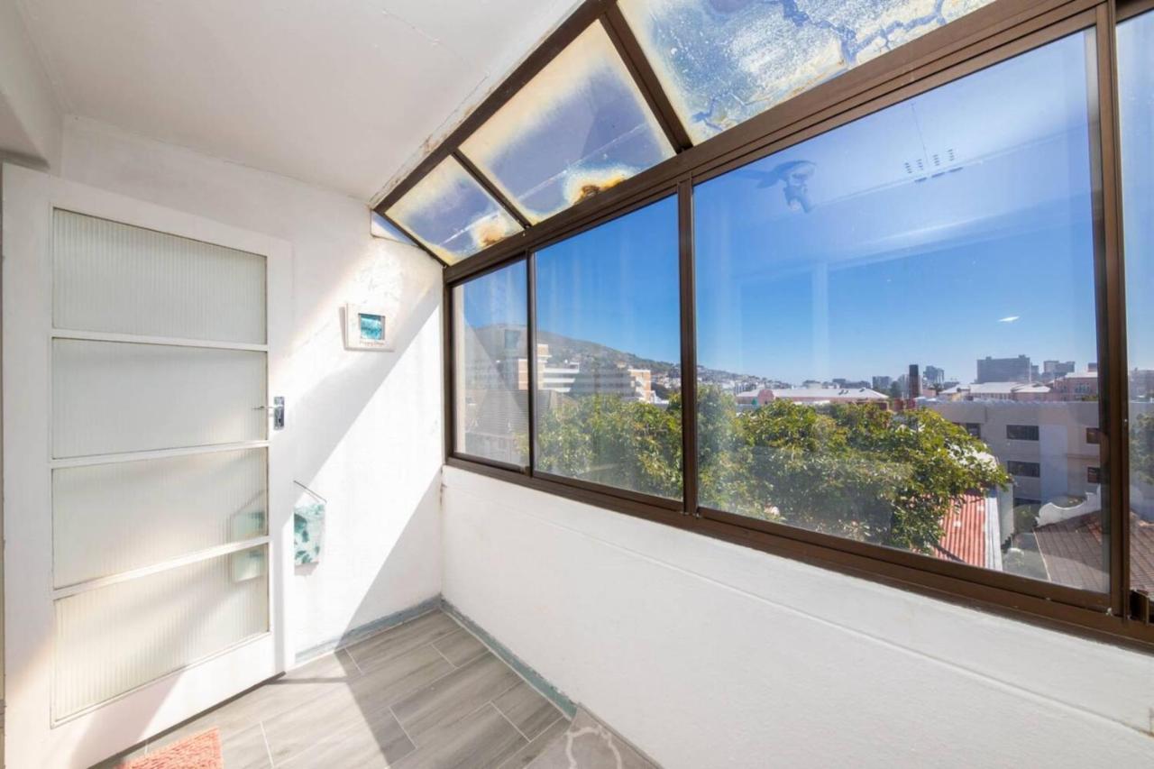 Bright And Homey 1 Bedroom In Gardens *