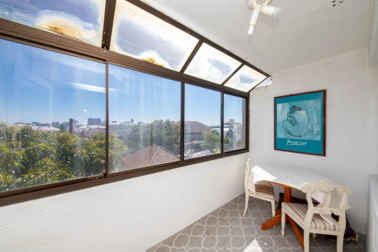 Bright And Homey 1 Bedroom In Gardens * Kapstadt